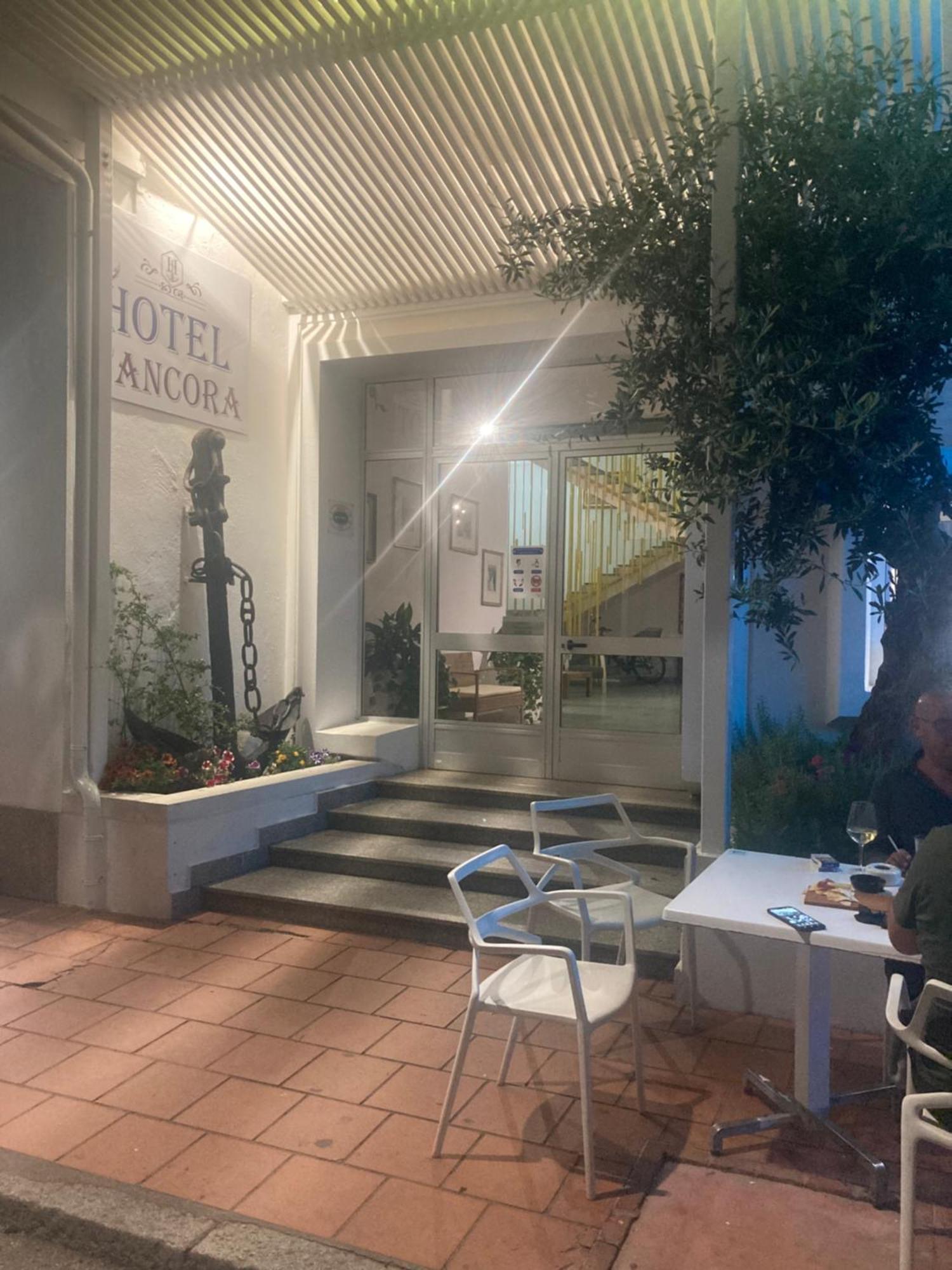 Hotel L'Ancora La Caletta Eksteriør bilde